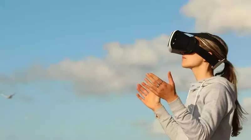 Is Virtual Reality Possible Without a Computer